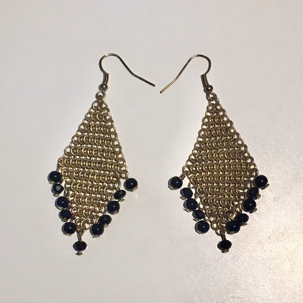 🌻 Charming Charlie Dangling Earrings